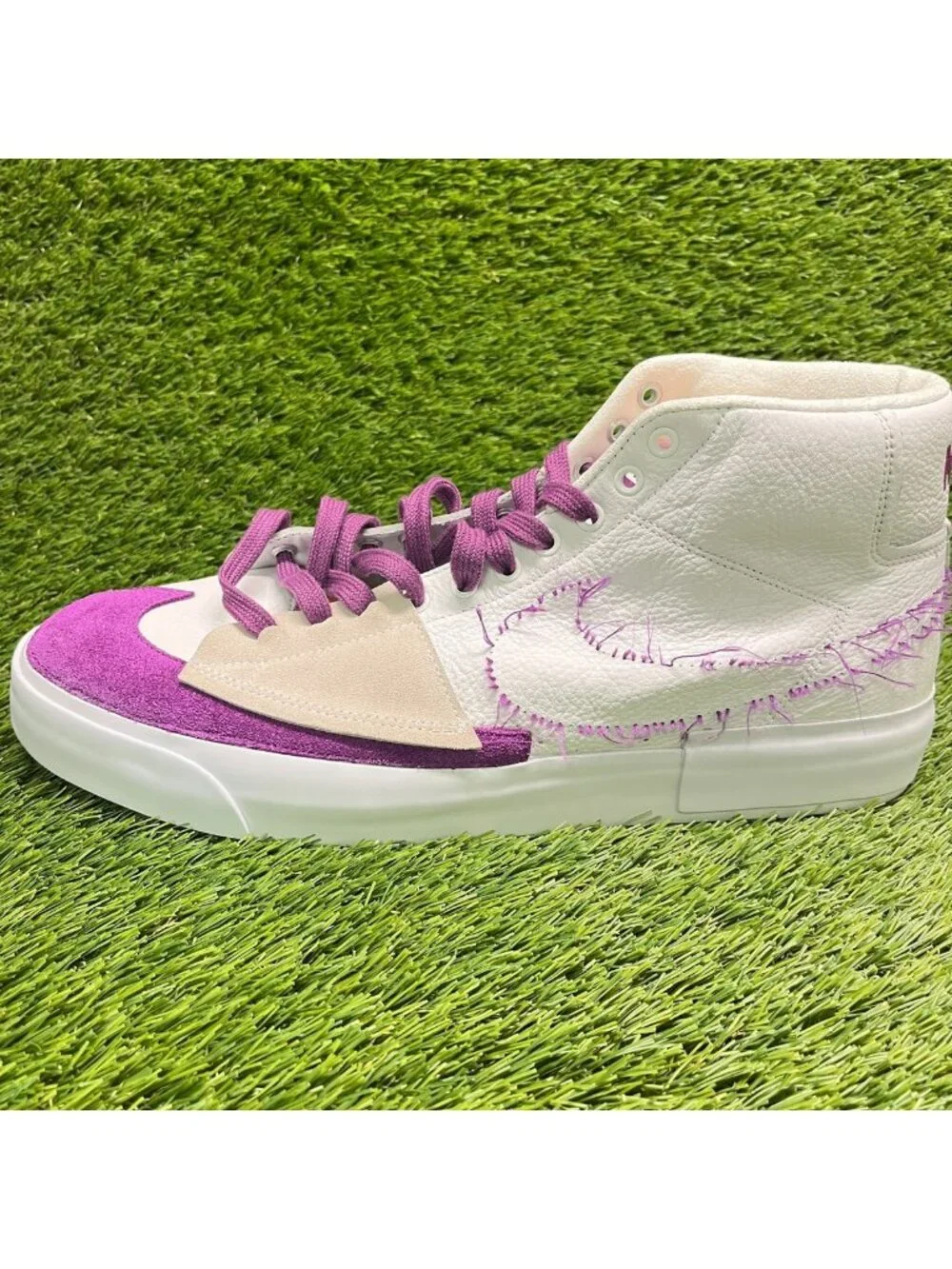 Nike SB Zoom Blazer Mid Edge Mens Size 13 White Athletic Leather Shoes Sneakers